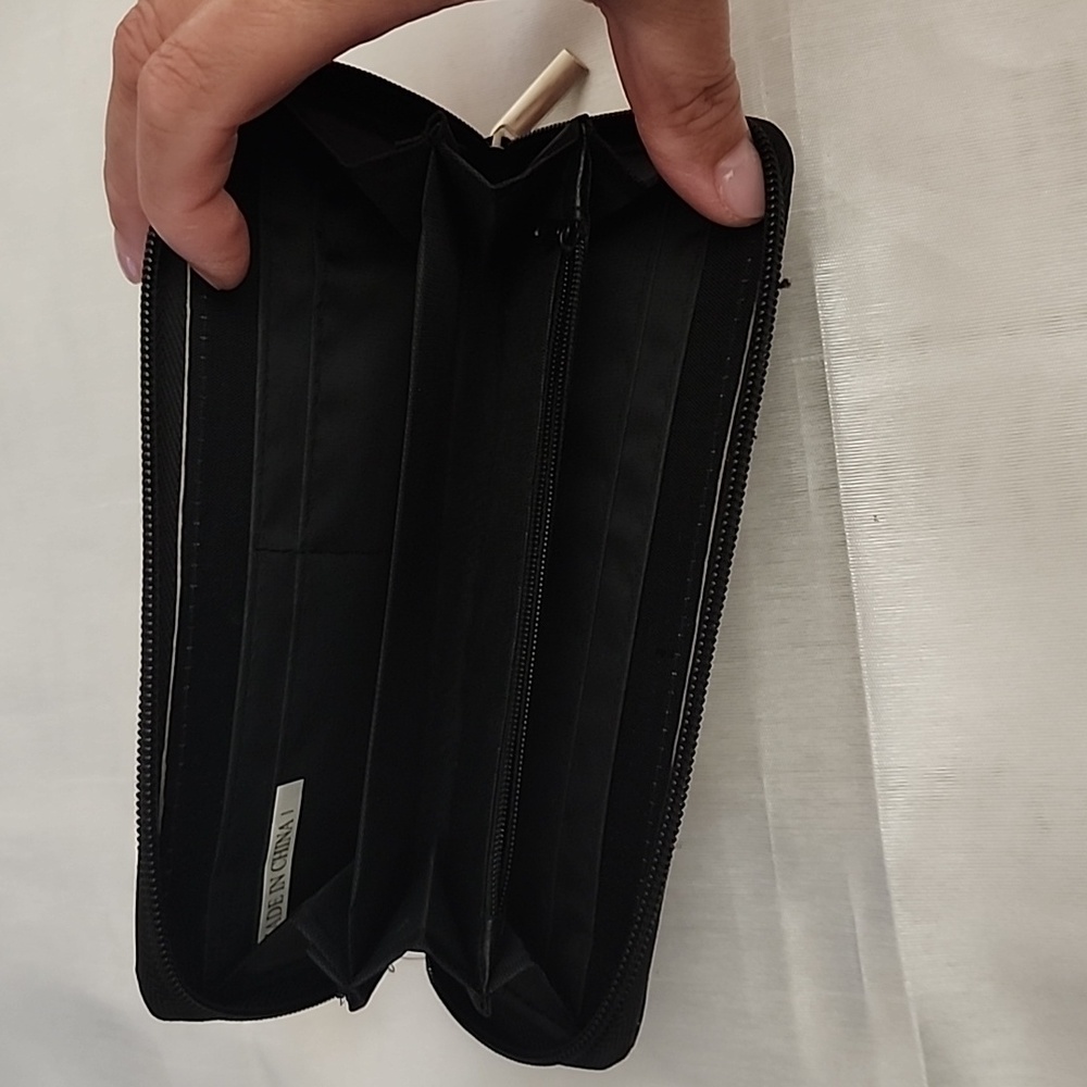 Woman's wallet - Picture 2 of 4